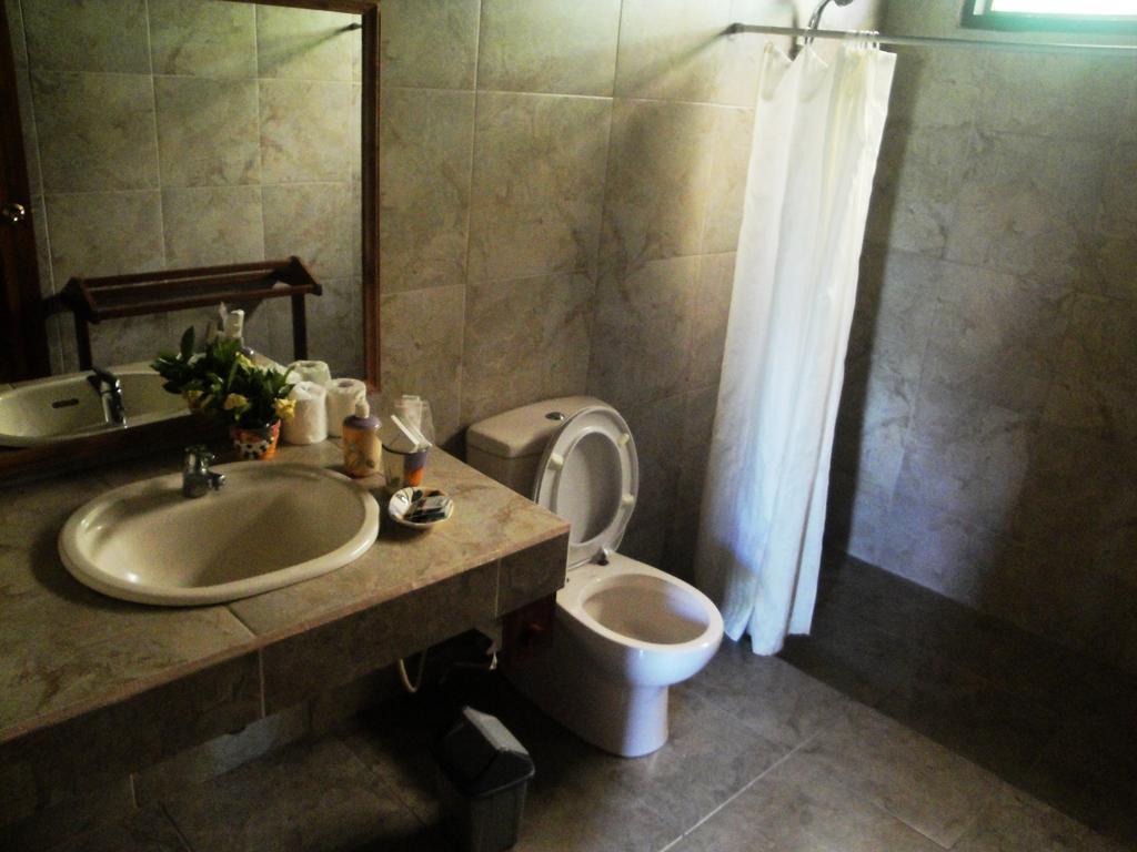 Gardenia Country Inn Tomohon Rom bilde