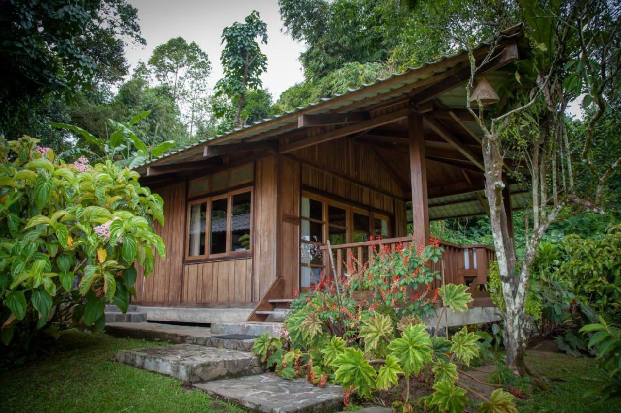 Gardenia Country Inn Tomohon Eksteriør bilde